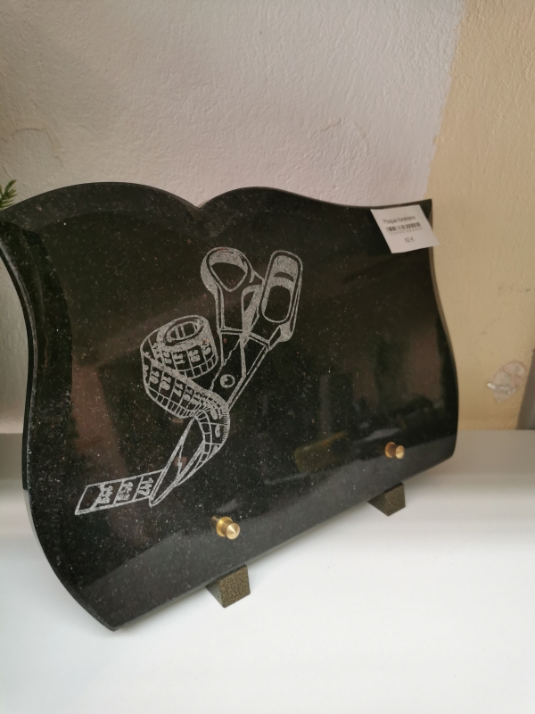 16500968309975389261639357934500